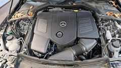 Fahrzeugabbildung Mercedes-Benz C 300e T Avantgarde Navi LED SiHz PDC RFK ACC