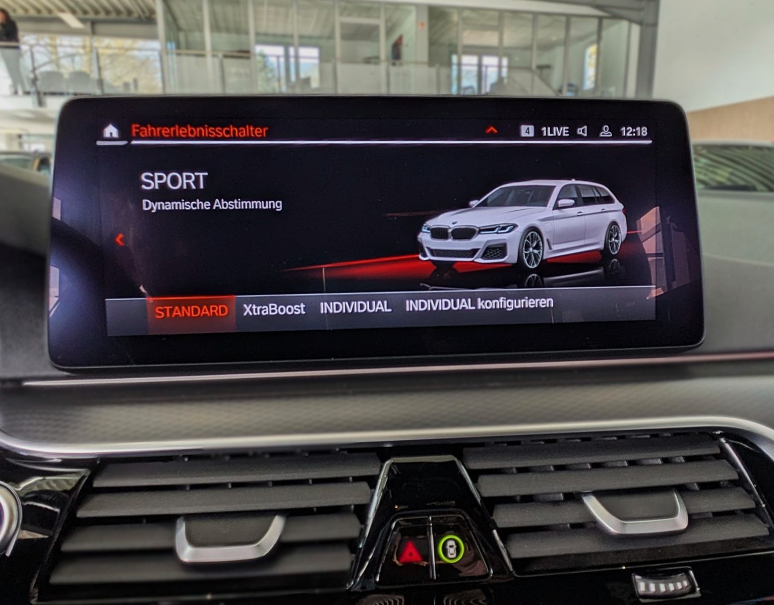 Fahrzeugabbildung BMW 530e M SPORT VIRTUAL HUD NAVI LASER LEDER AHK
