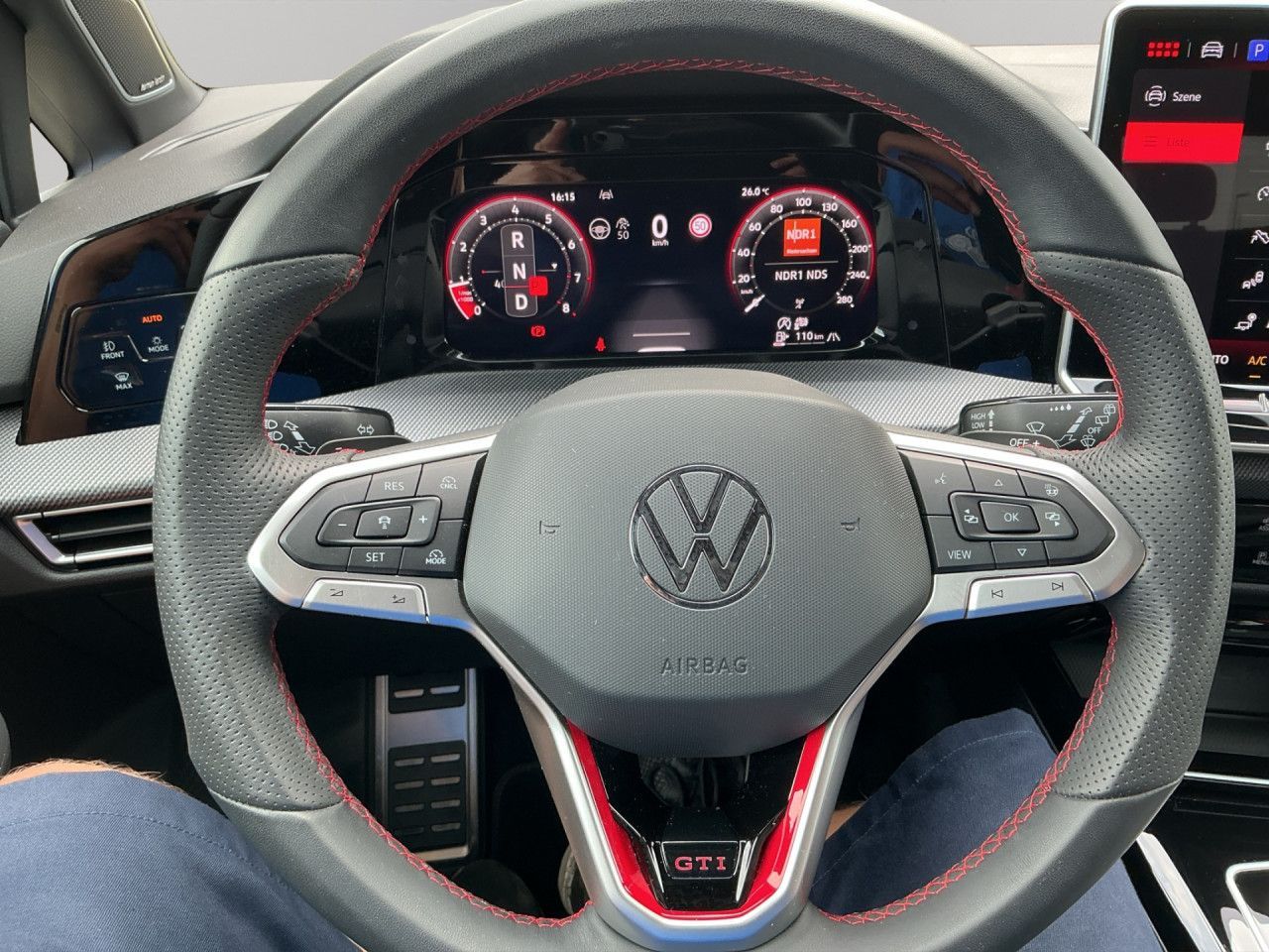 Volkswagen Golf VIII 2.0 TSI DSG GTI APP, PDC, KAMERA foto 14