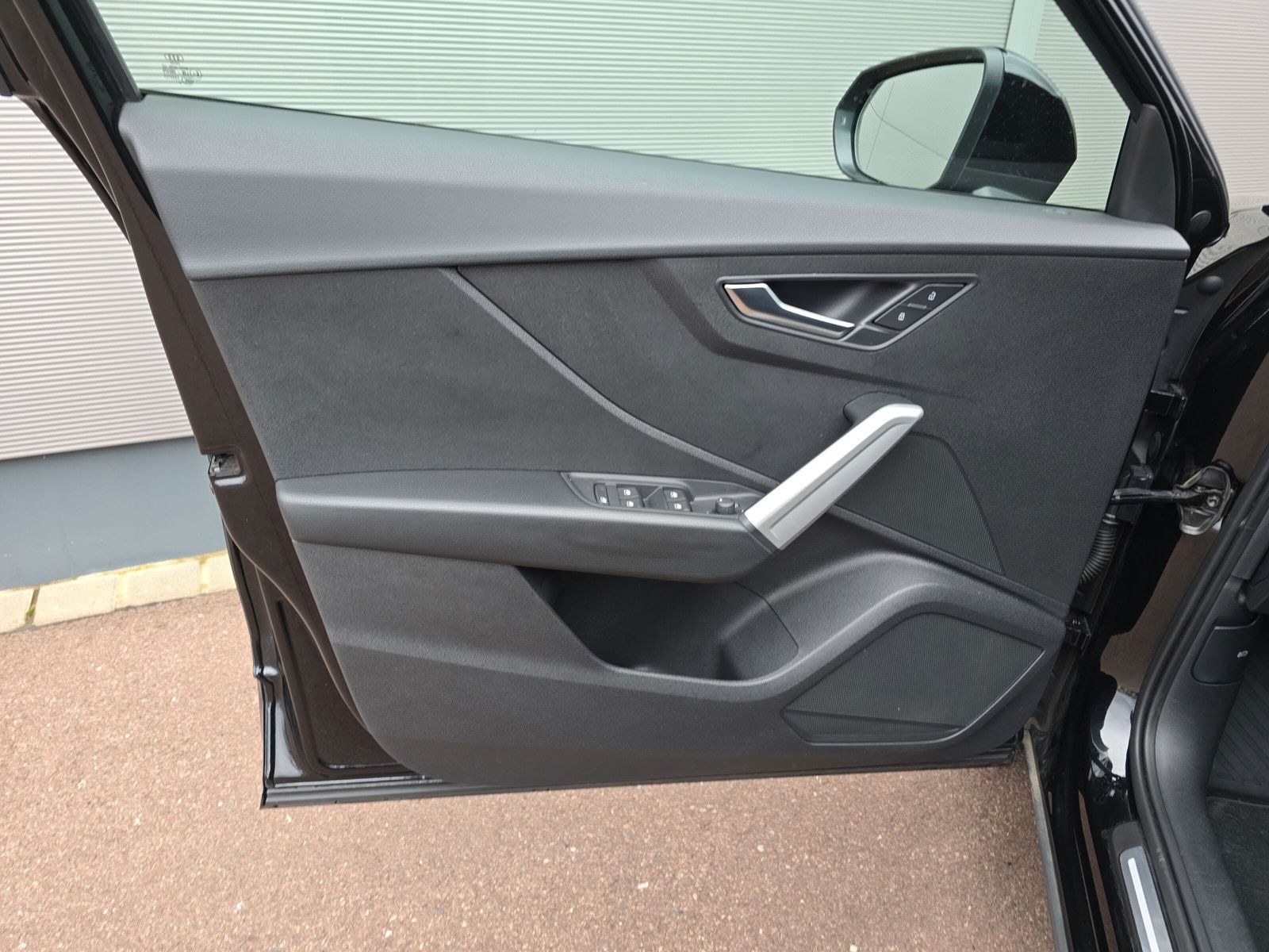 Fahrzeugabbildung Audi Q2 35 TFSI advanced LED Kamera Parkass.