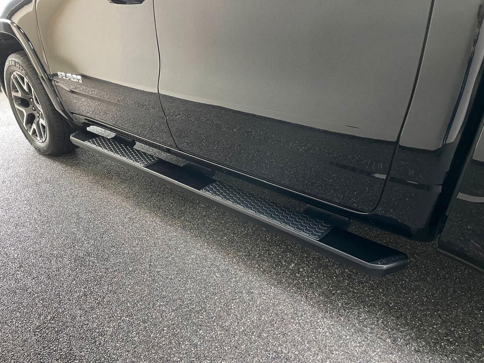 Fahrzeugabbildung Dodge 2025 LARAMIE SPORT 3.0L HURRICANE-BAK REV.-VFW