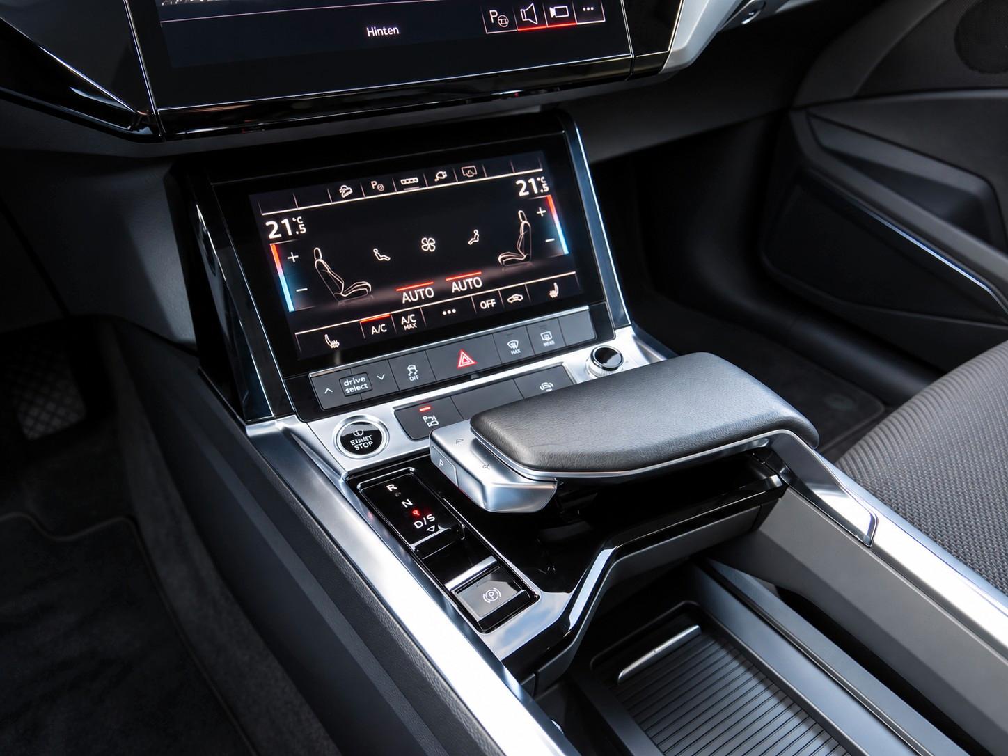 AUDI E-TRON - SPORTBACK 50 - 313 CV - BVA - ATTELAGE - ENTRETIEN AUDI