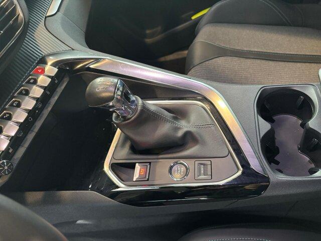 Peugeot 3008 Allure Pack 130 +ACC+SHZ+Kamera+Key-GO+