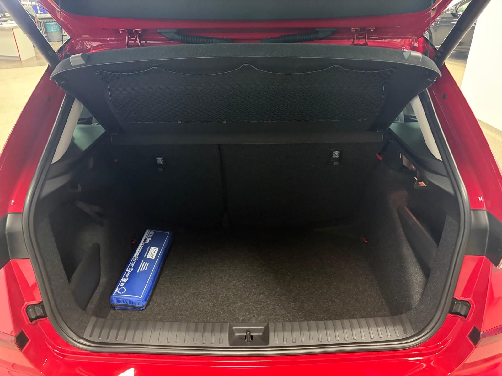 Fahrzeugabbildung SKODA Kamiq 1.0 TSI DSG First Edition+ACC+KAMER+MATRIX