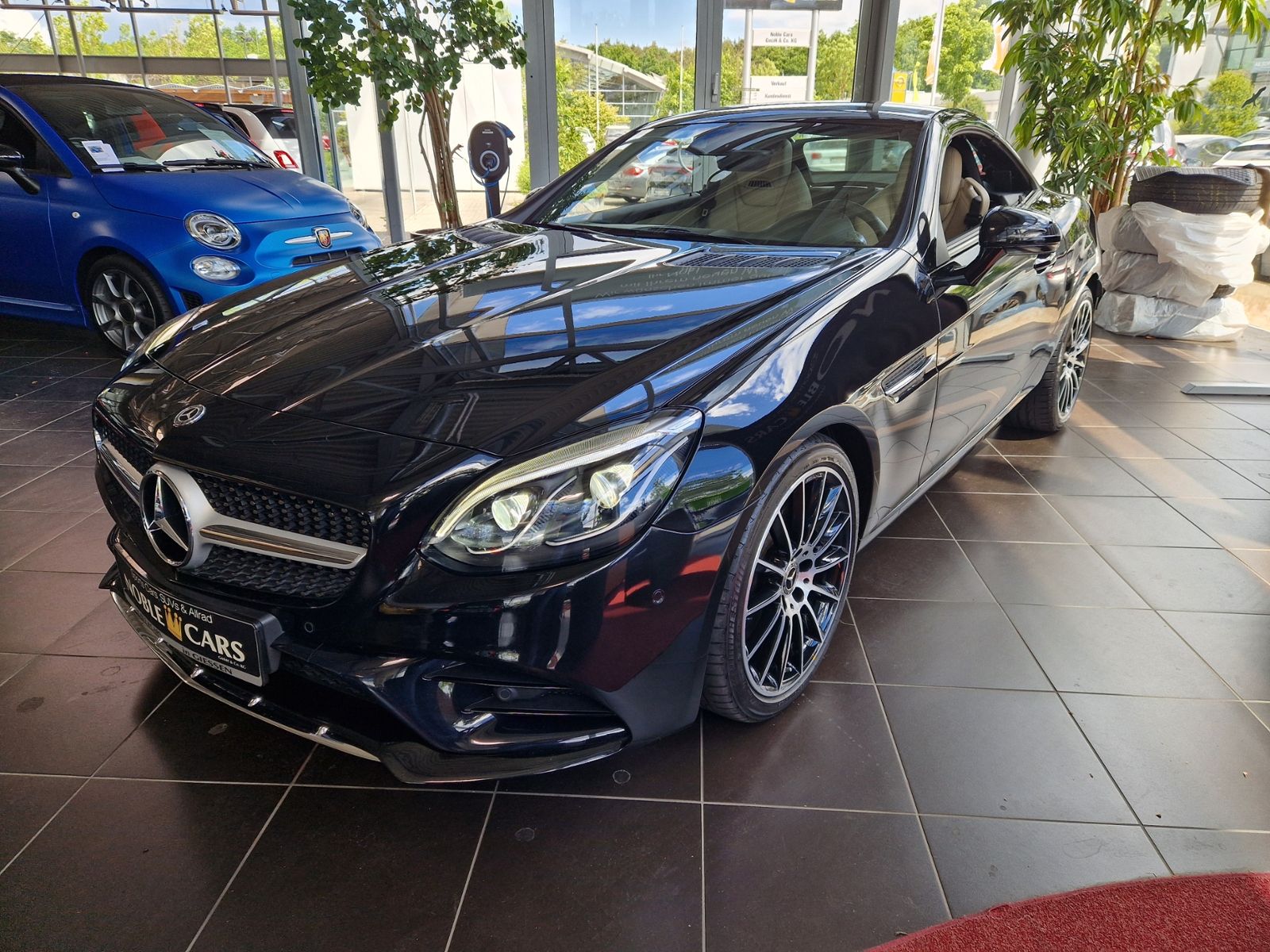 Fahrzeugabbildung Mercedes-Benz SLC 300 AMG Line LED NAVI ALU