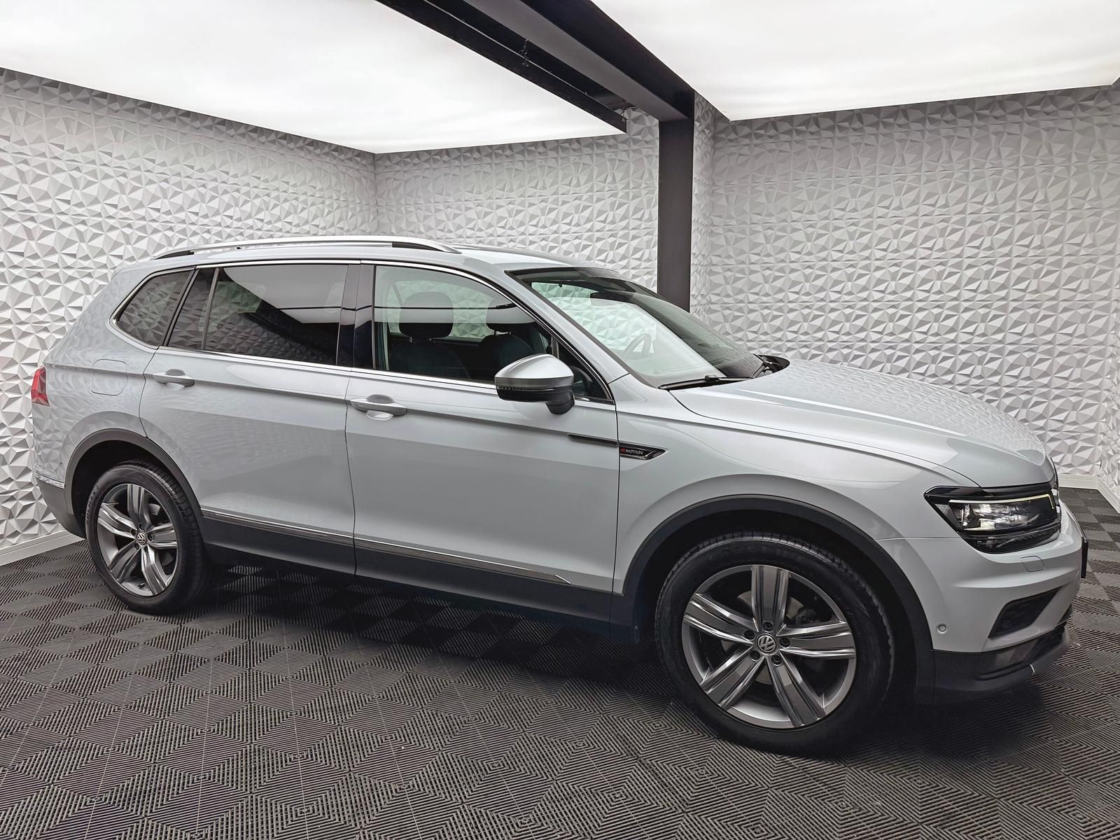 Fahrzeugabbildung Volkswagen TIGUAN 2.0 TDI ALLSPACE/4MOTION/7-SITZE/AHK/360°