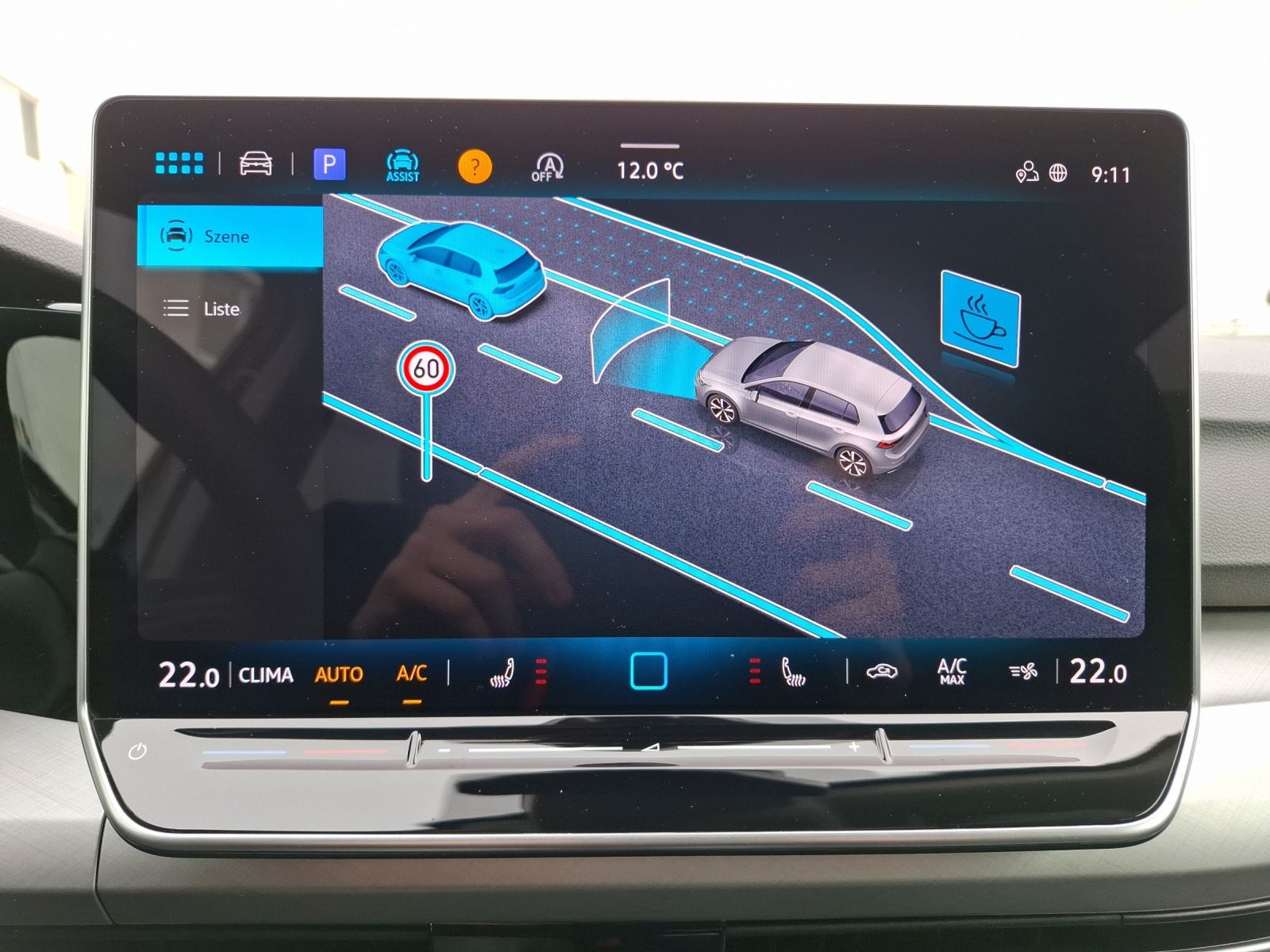 Fahrzeugabbildung Volkswagen Golf VIII TSI Life LED CarPlay AID ACC Park-Assi