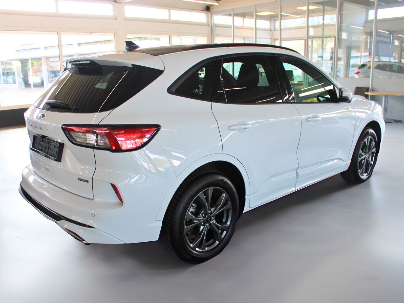 Fahrzeugabbildung Ford Kuga 2.5 PHEV ST-Line Aut. Panodach WinterPaket