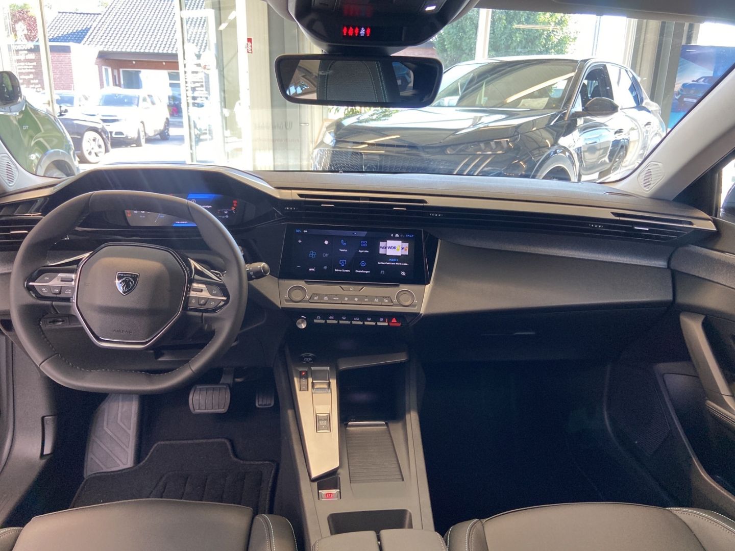 Fahrzeugabbildung Peugeot 308 SW Allure BlueHDi 130 EAT8 ACC SHZ CarPlay