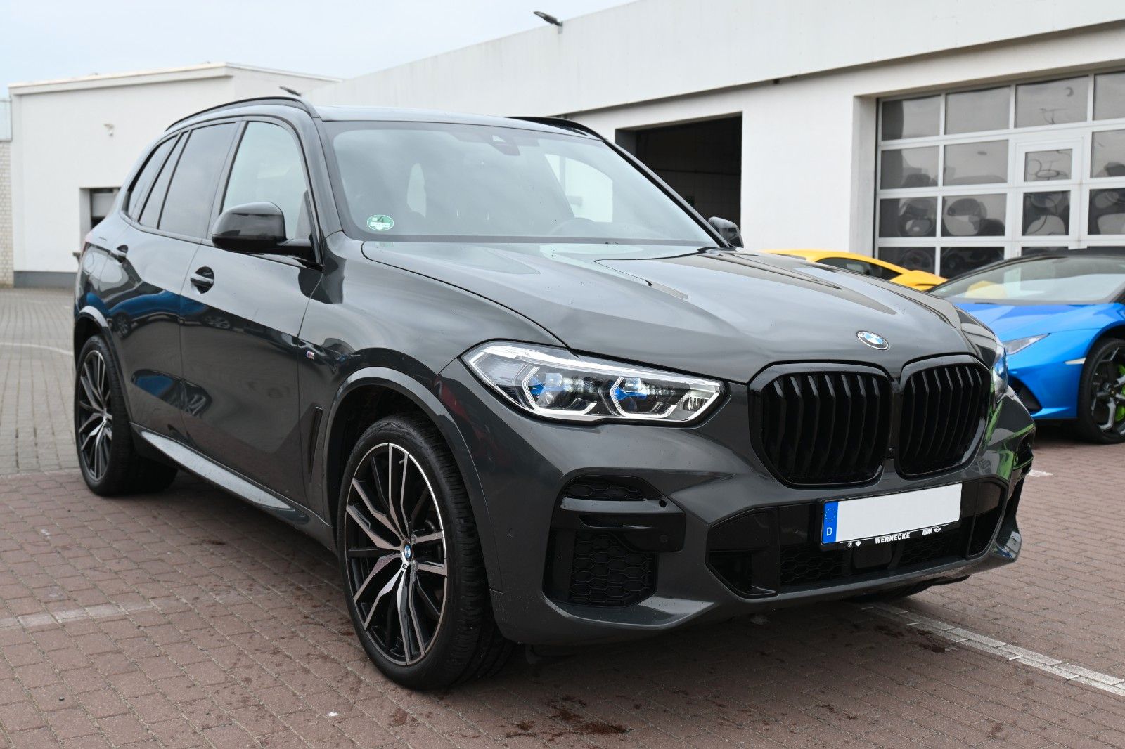 Fahrzeugabbildung BMW X5 xDrive 40d M Sport *ACC*B&W*HUD*PANO*Mietkauf