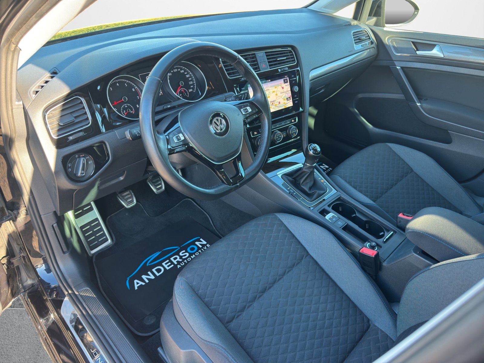 Fahrzeugabbildung Volkswagen GOLF 1.4 TSI JOIN NAVI TEL LED AHK