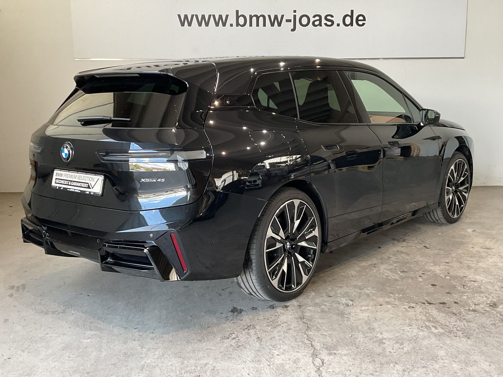 Fahrzeugeinzelansicht 19 Fahrzeugabbildung BMW iX xDrive45 |Luftfederung |M Sportpaket Pro |Bow