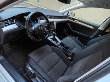 Volkswagen Passat Variant - 8
