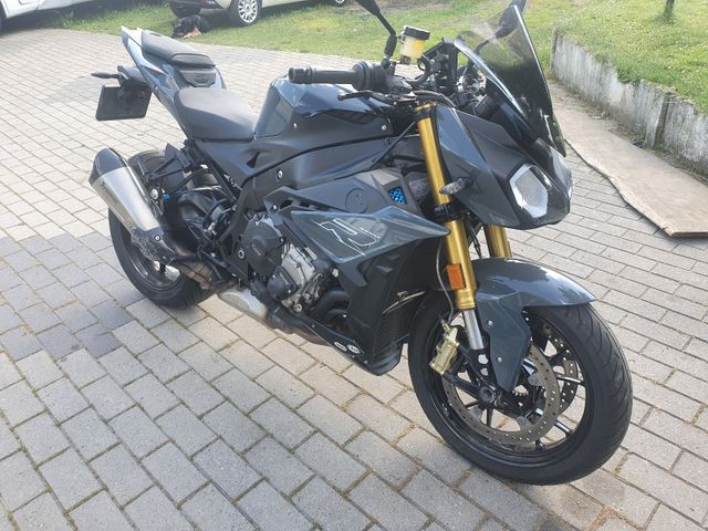 BMW S1000 R