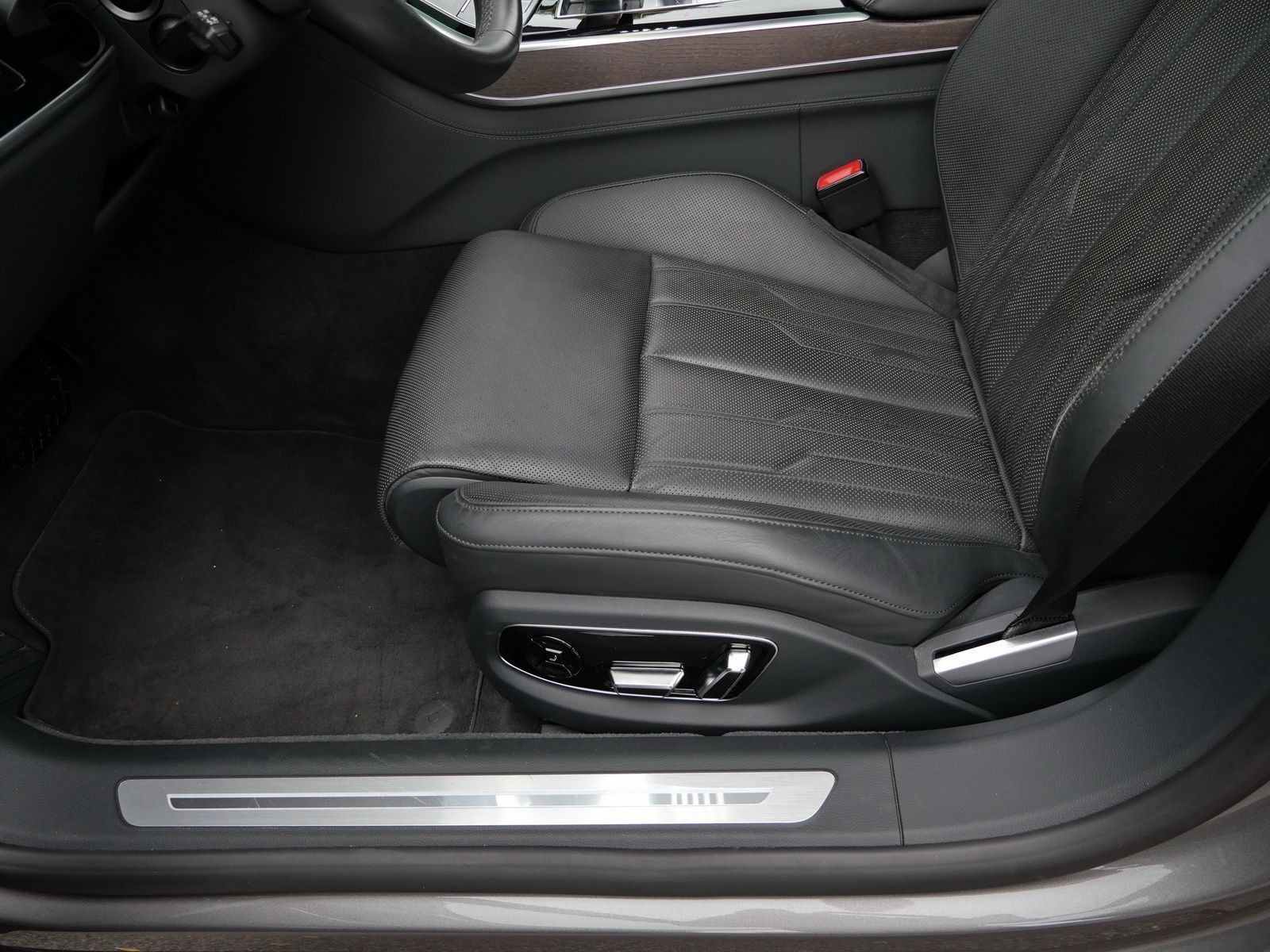 Audi A8 - Bild 22