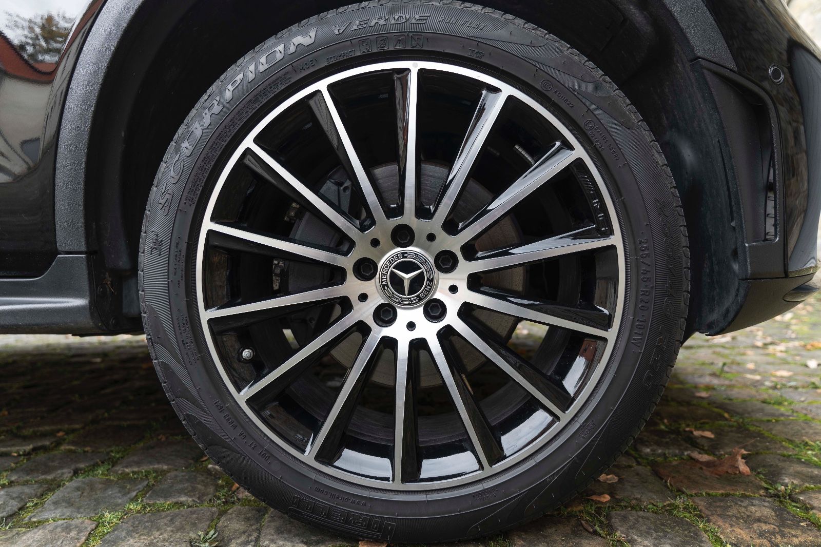 Fahrzeugabbildung Mercedes-Benz GLC 300 4Matic 360° LED TOTW PANO