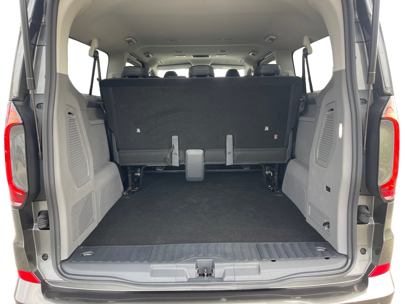 Volkswagen T7 Caravelle - Bild 7