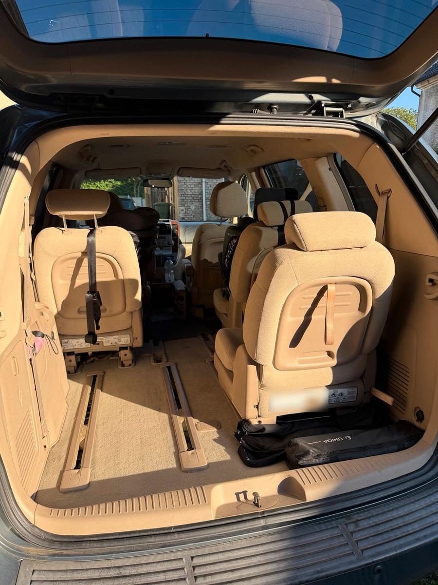 Kia Carnival 2009 — photo 12