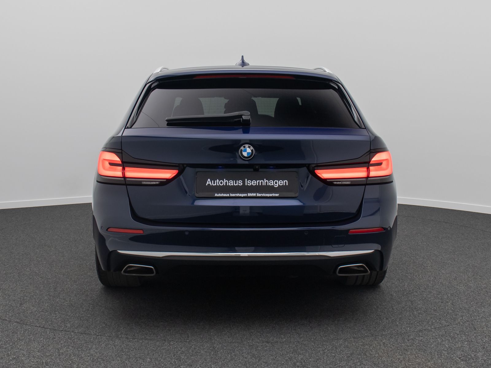 Fahrzeugabbildung BMW 530d Luxury Line DAB Kamera HUD Leder H/K 19Zoll