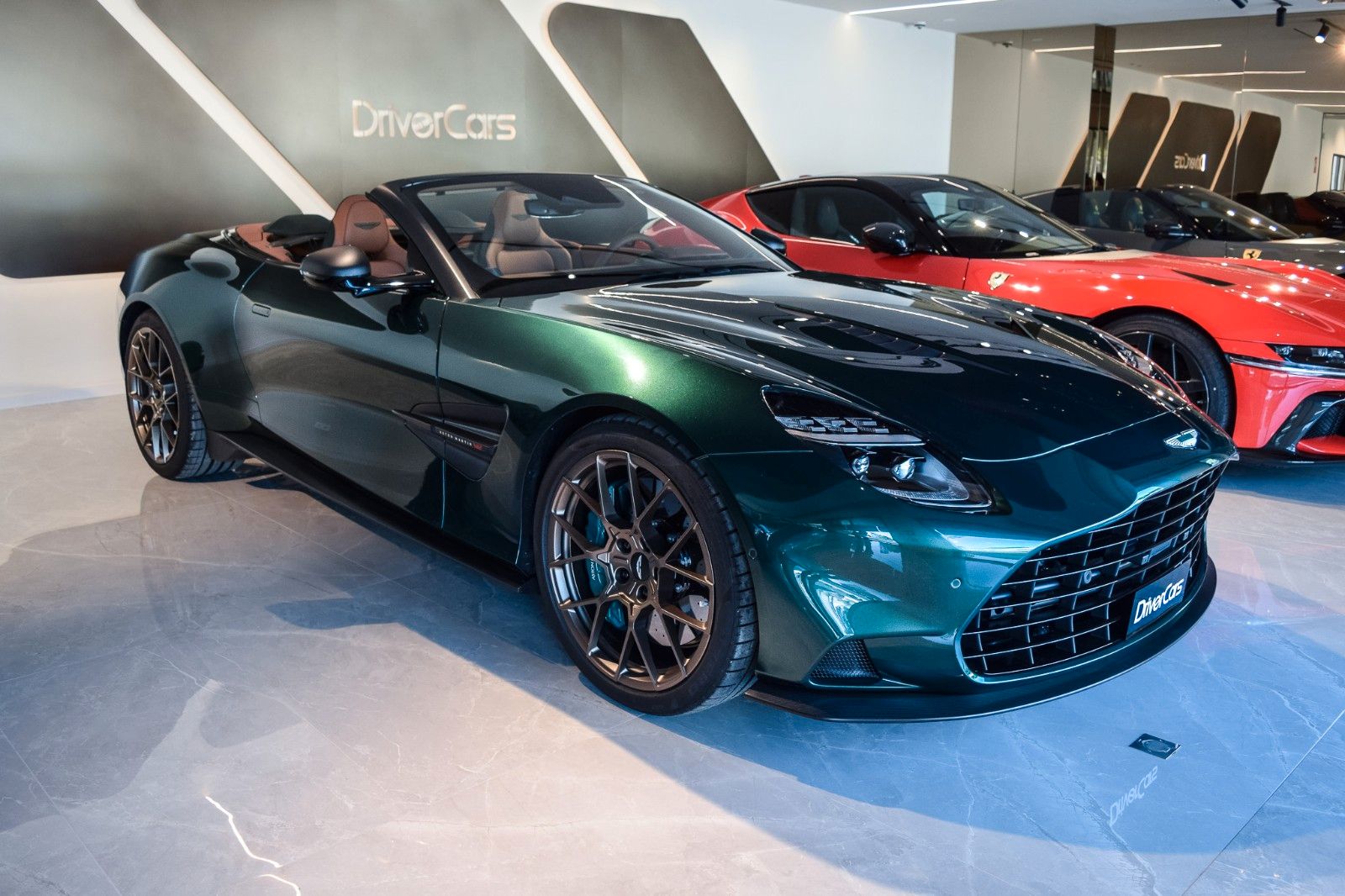 Aston Martin VANQUISH VOLANTE - FULL CARBON - B&O