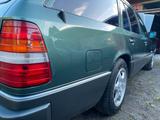 Mercedes-Benz E 300 - Mercedes-Benz E 300 aus 1995 mit Diesel-Antrieb