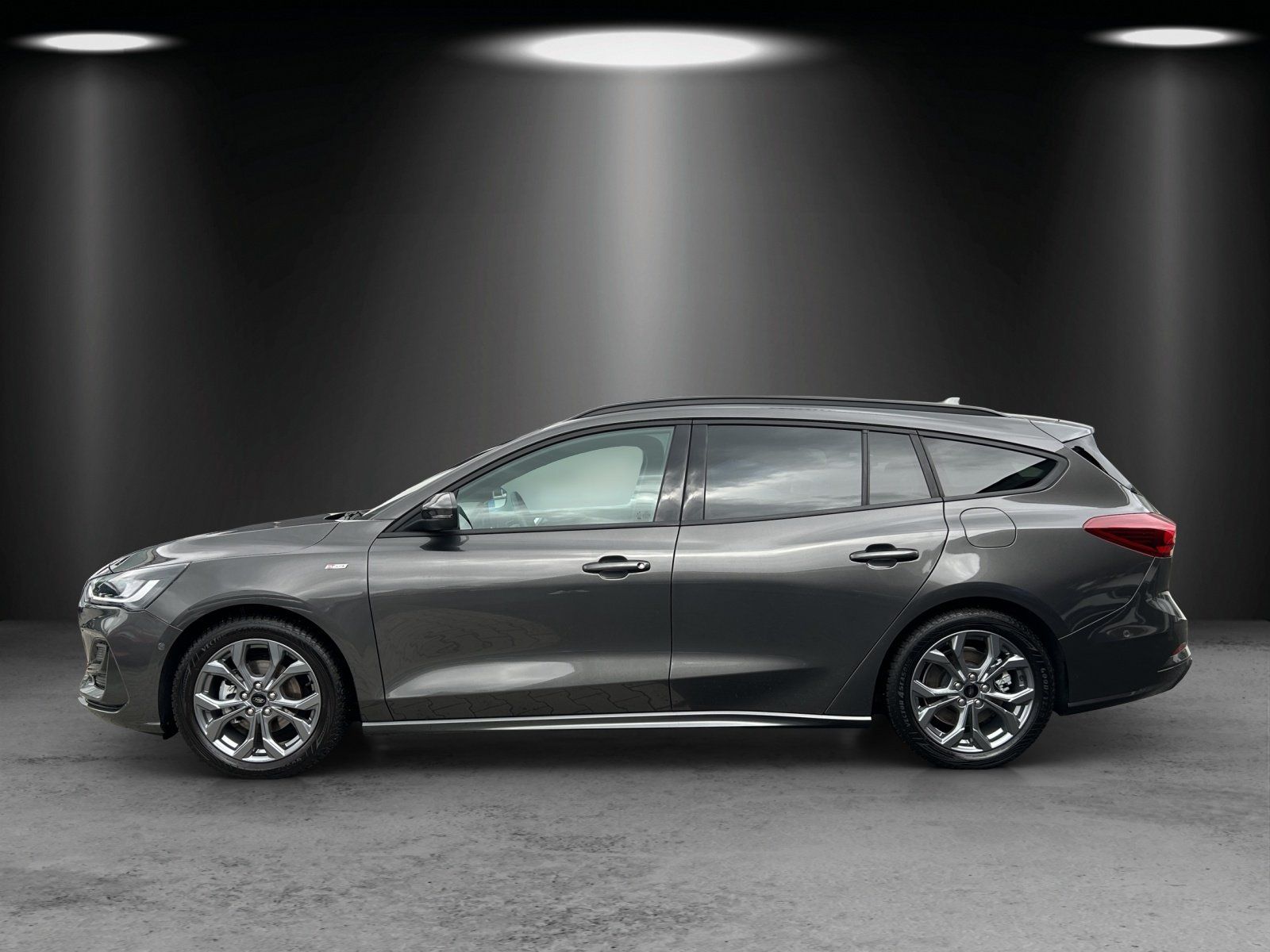 Fahrzeugabbildung Ford Focus 1.0 ST-Line X Aut./LED/ACC/KAMERA/NAVI/AHK