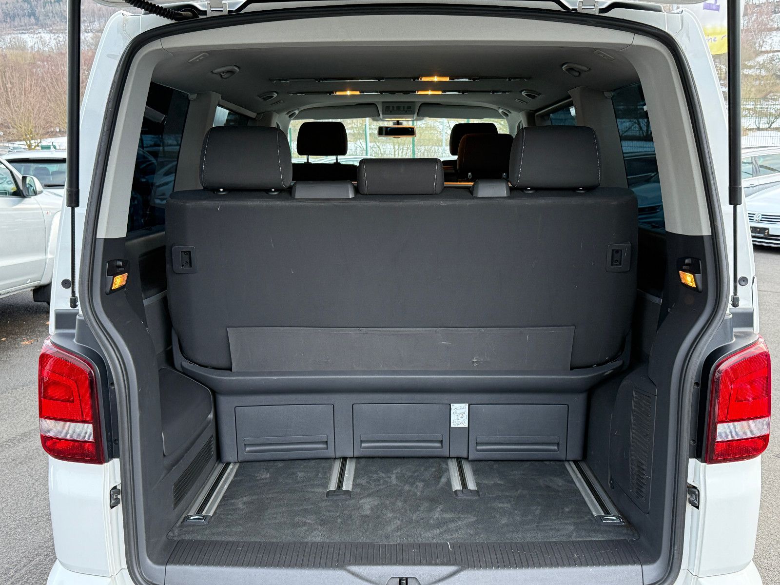 Fahrzeugabbildung Volkswagen T5 Multivan Edition 25 DAB GRA Side-Assist PDC