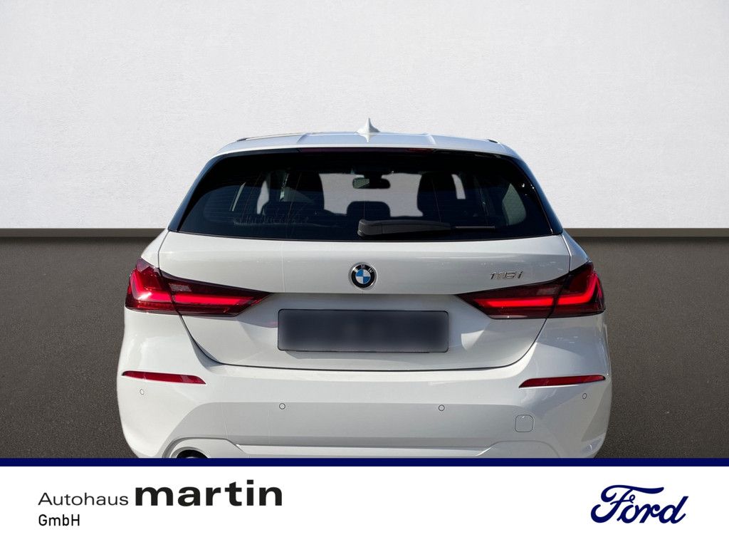 Fahrzeugabbildung BMW 116 i Advantage KLIMA PDC SITZHEIZUNG NAVI LED