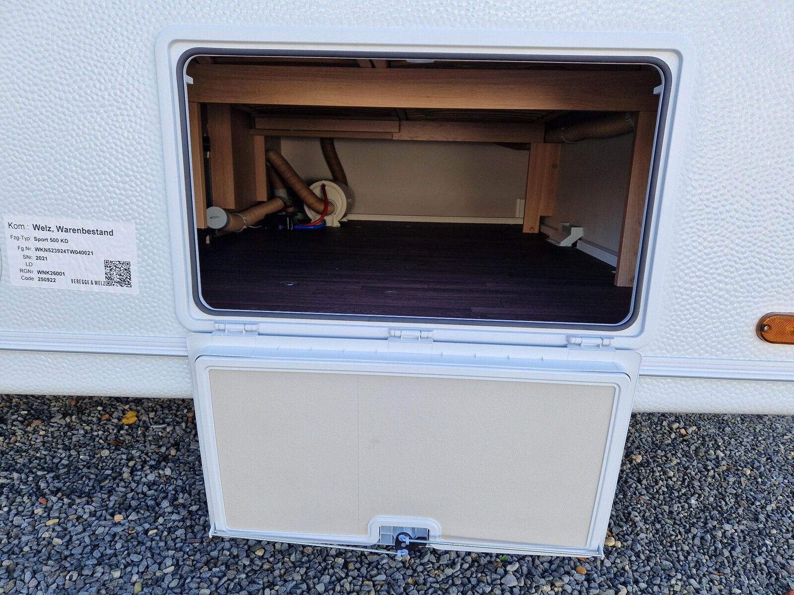 Fahrzeugabbildung Knaus Sport 500 KD 3 Stockbett mit Garagentür, 1800 kg