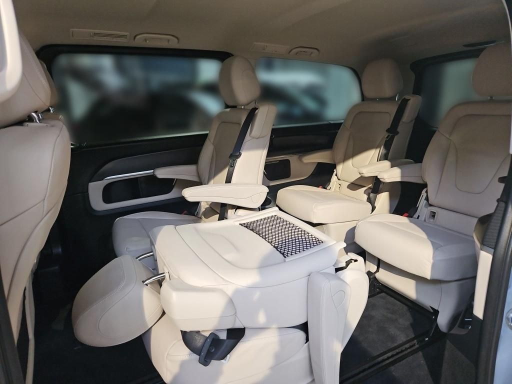 Fahrzeugabbildung Mercedes-Benz V 300 EAV/L 4x4 AMG DISTRONIC Standhzg. 2,5t AHK