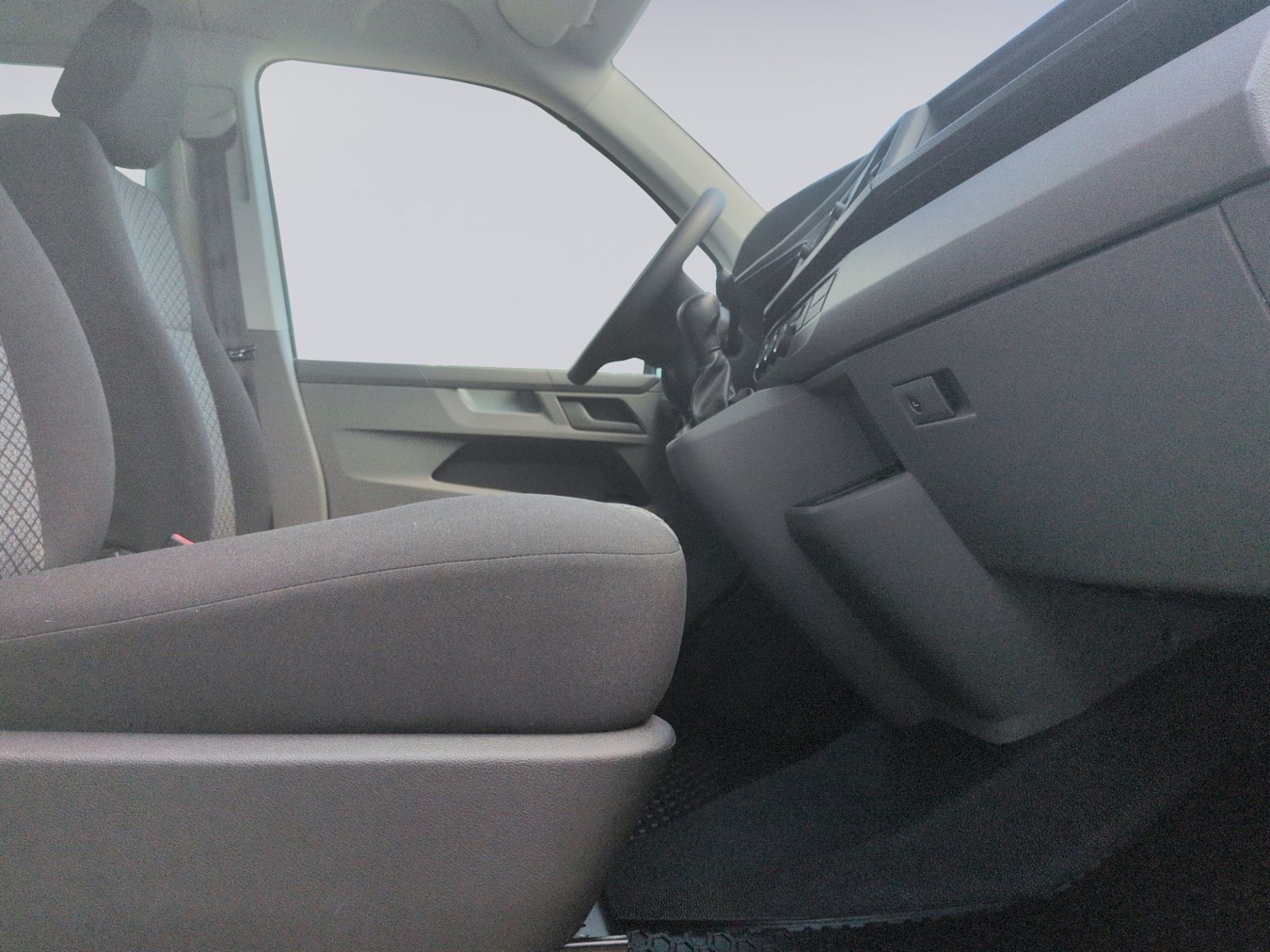 T 6.1 Caravelle 2.0 TDI LR DSG 8SITZE+SHZ+PDC