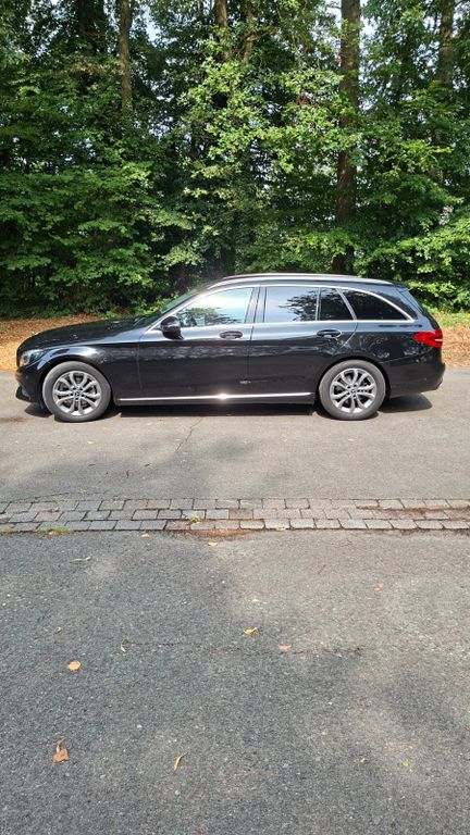 Image of Mercedes-Benz C 180