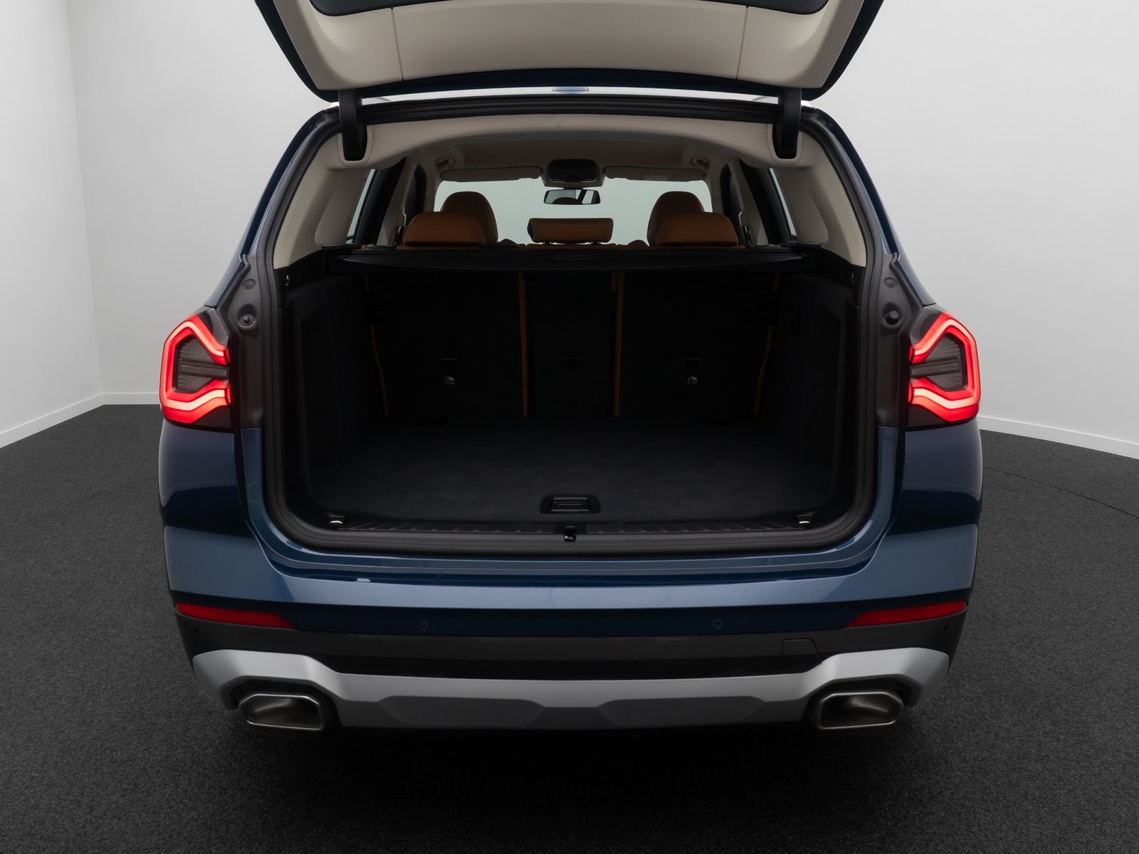 Fahrzeugabbildung BMW X3 xD30i AHK Kamera DAB Komfort Memory Leder 19"