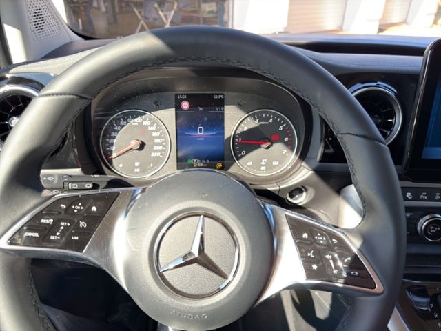 Fahrzeugabbildung Mercedes-Benz T-Klasse 180 lang Rollstuhlrampe