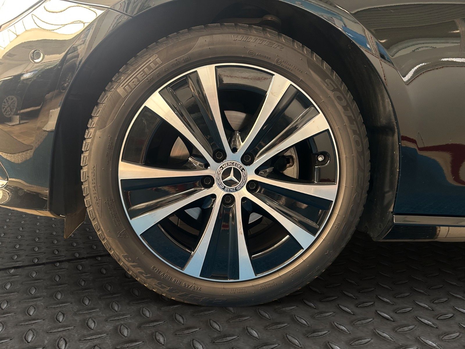Fahrzeugabbildung Mercedes-Benz E 200 d- T-Modell Automatik/TOP ZUSTAND