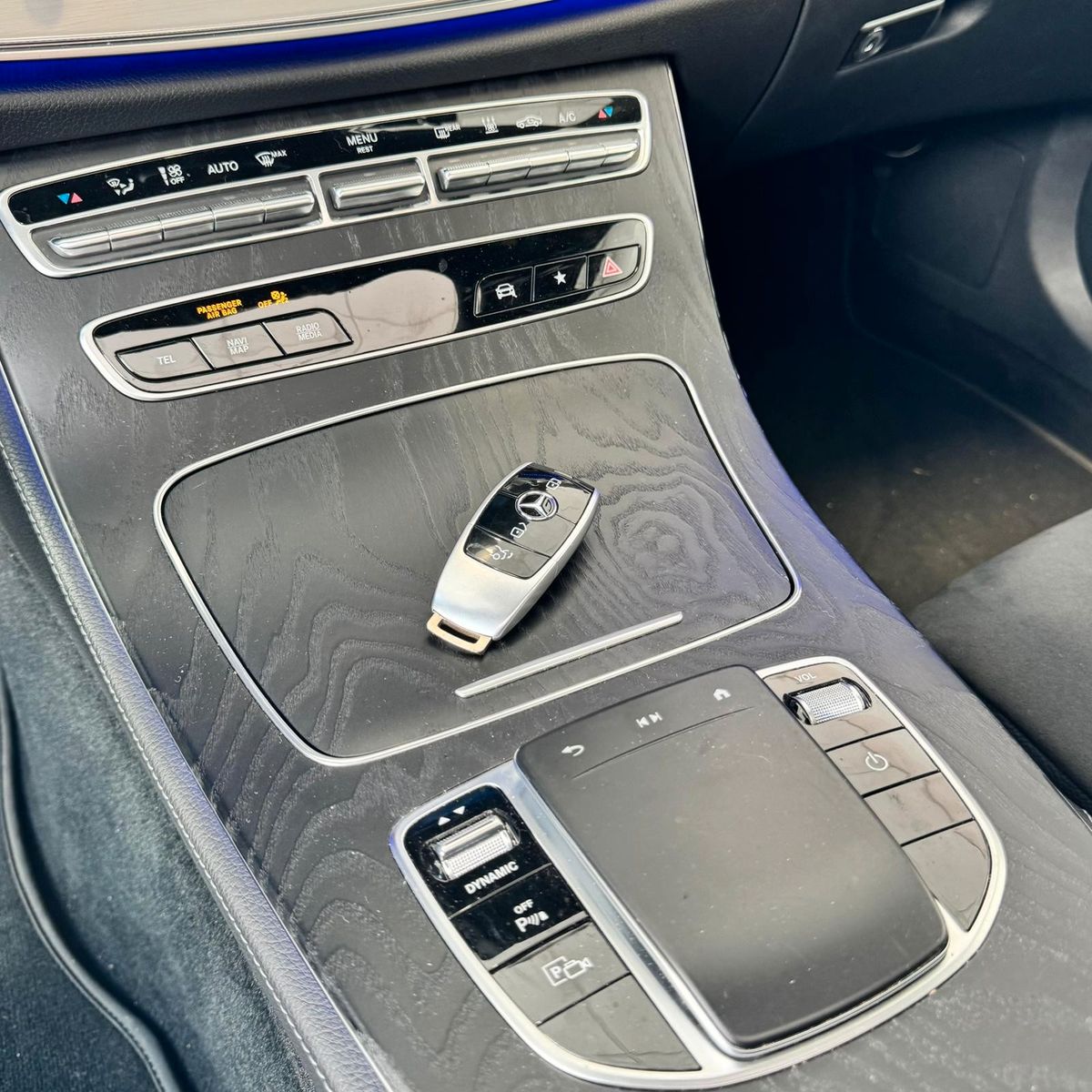 Fahrzeugabbildung Mercedes-Benz E 300 E Limousine E 300 e