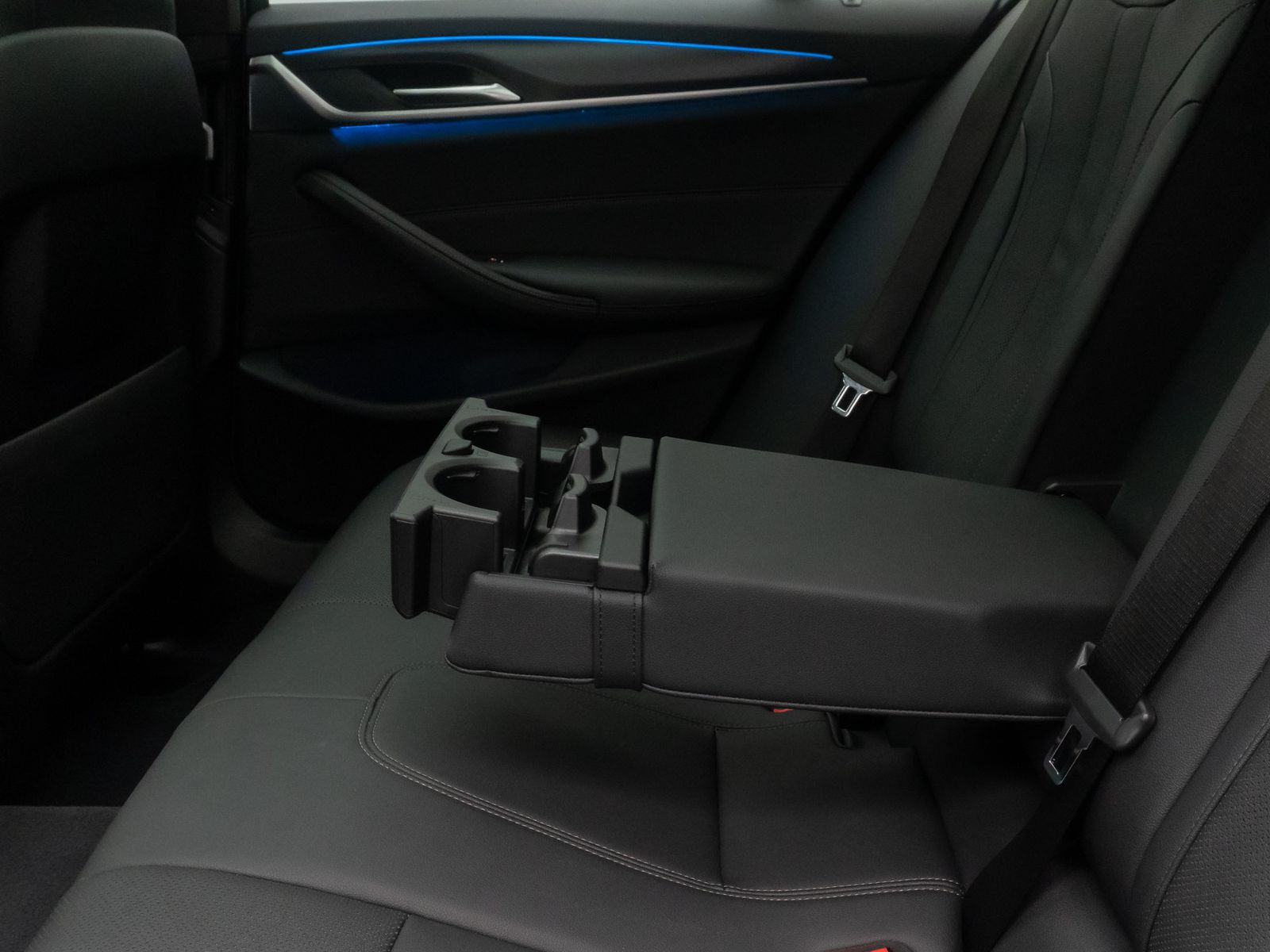 Fahrzeugabbildung BMW 530e xD M Sport DAB Kamera 4Klima Alarm Panorama