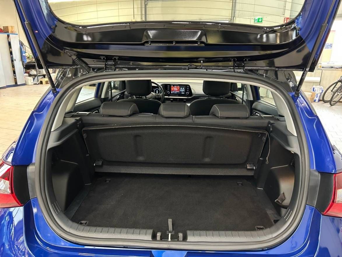Fahrzeugabbildung Hyundai i20  Intro Edition Dach-Lackierung