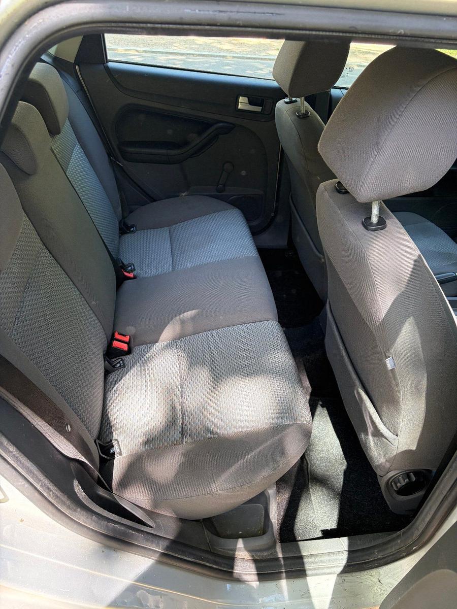 Ford Focus 2007 — photo 10