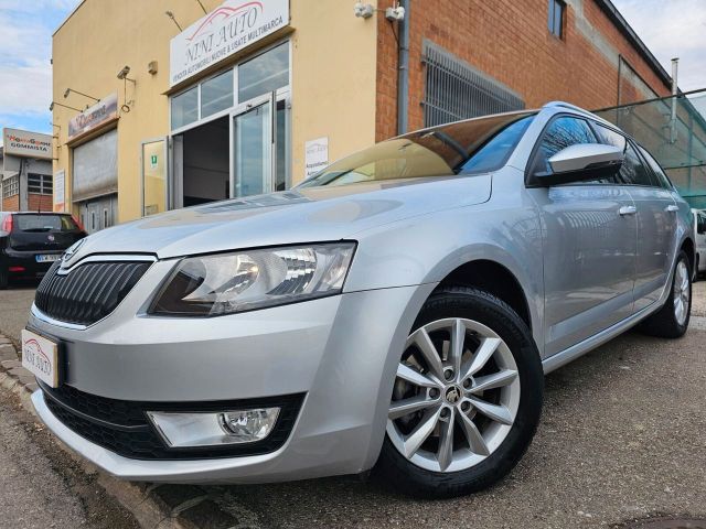 Skoda Octavia 1.6 TDI 105cv DSG Executive*Navi*E