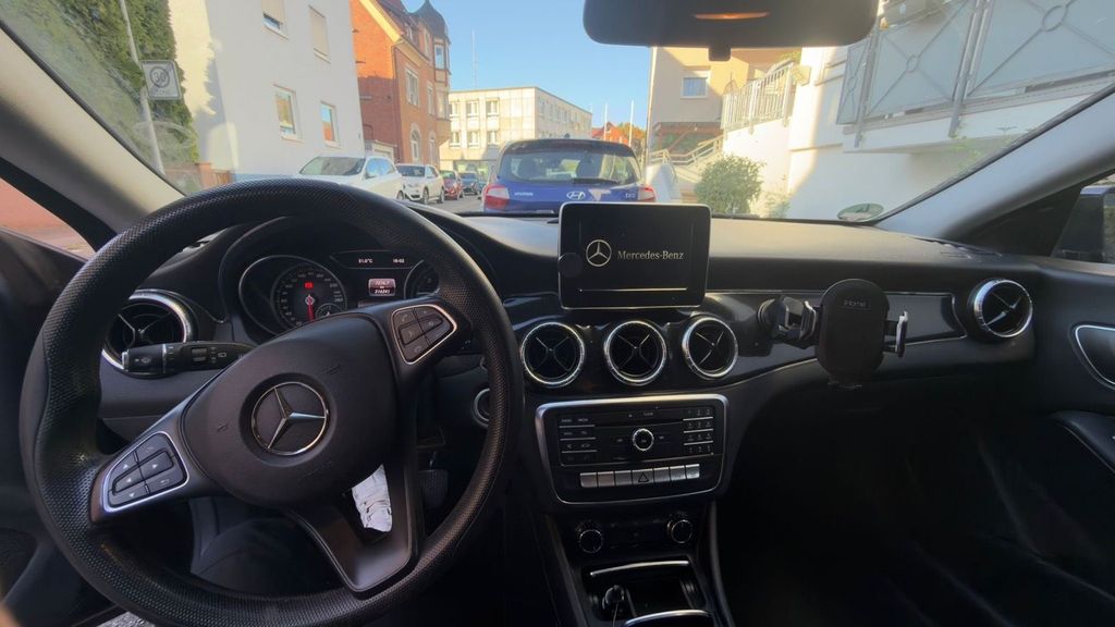 Image of Mercedes-Benz C 180