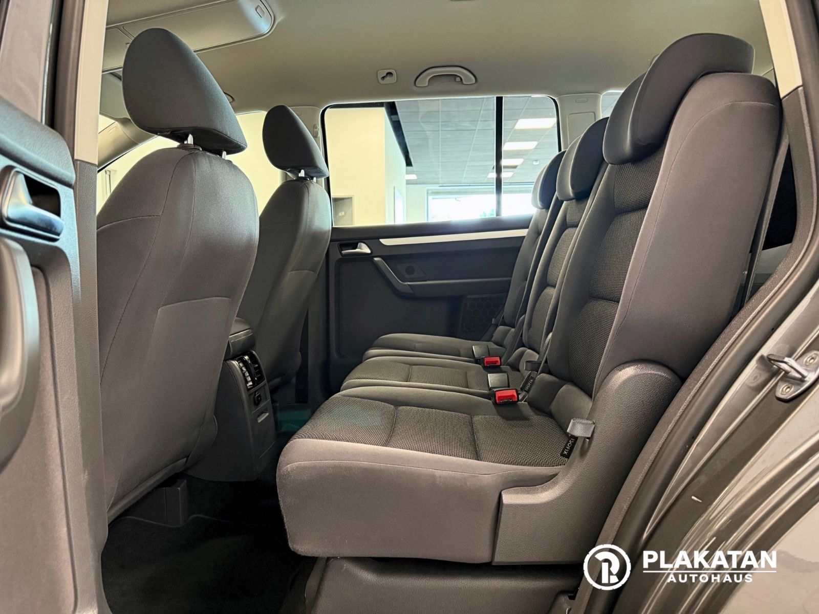 Fahrzeugabbildung Volkswagen Touran Zahnriemen Neu, Parksensoren, TÜV Neu,