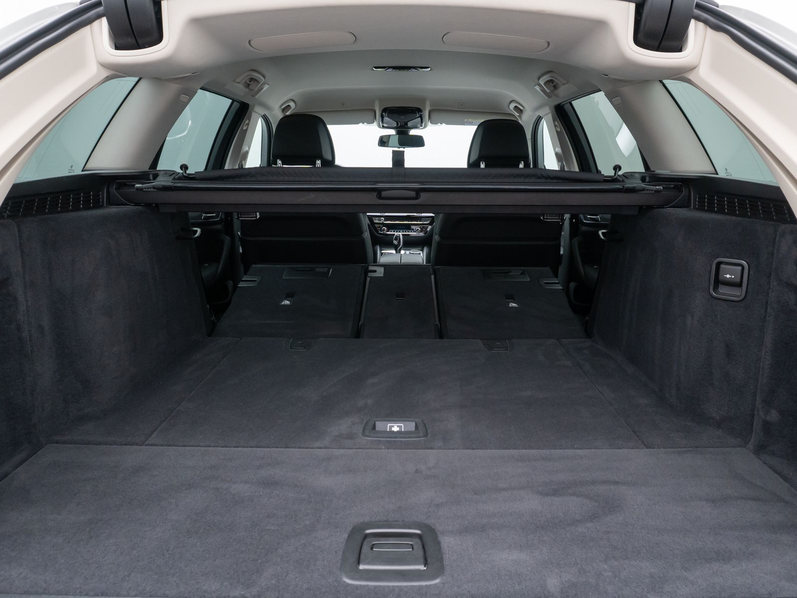Fahrzeugabbildung BMW 520d xD Alarm DAB Kamera HiFi Belüftung Komfort