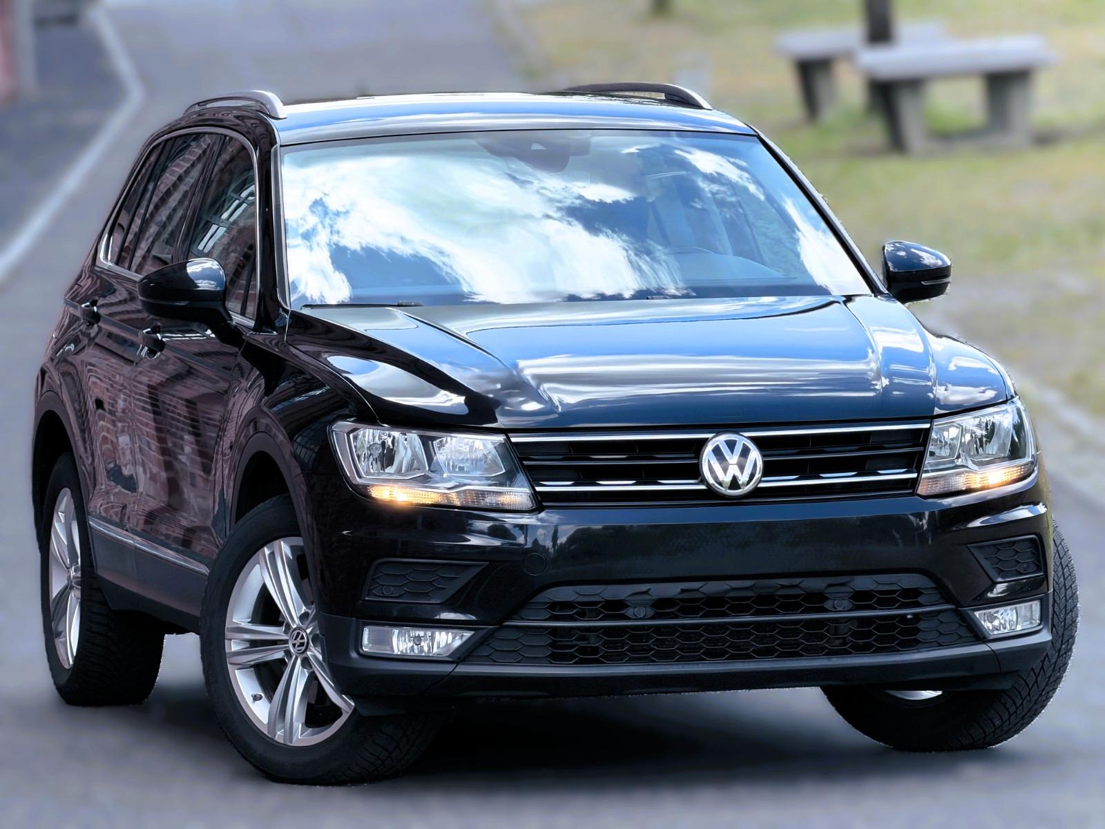 Volkswagen Tiguan 4Mot. ACC DSG NAVI Spurhalte AHK SHZ PDC