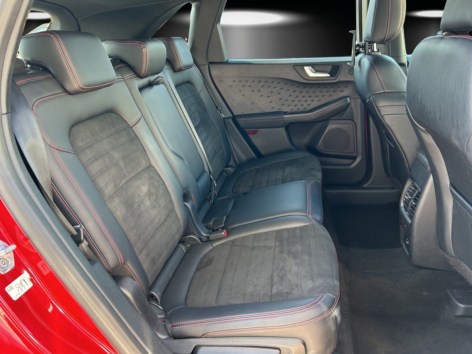 Fahrzeugabbildung Ford Kuga 1.5 EcoBoost ST-Line X/LED/SHZ/SNYC3-NAVI/