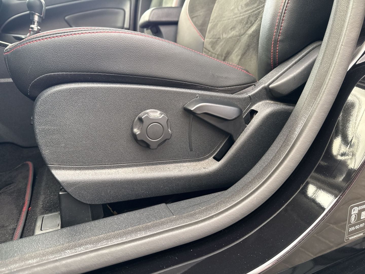 Fahrzeugabbildung Ford EcoSport ST-Line 1.0 EcoBoost EU6d DAB Android/C
