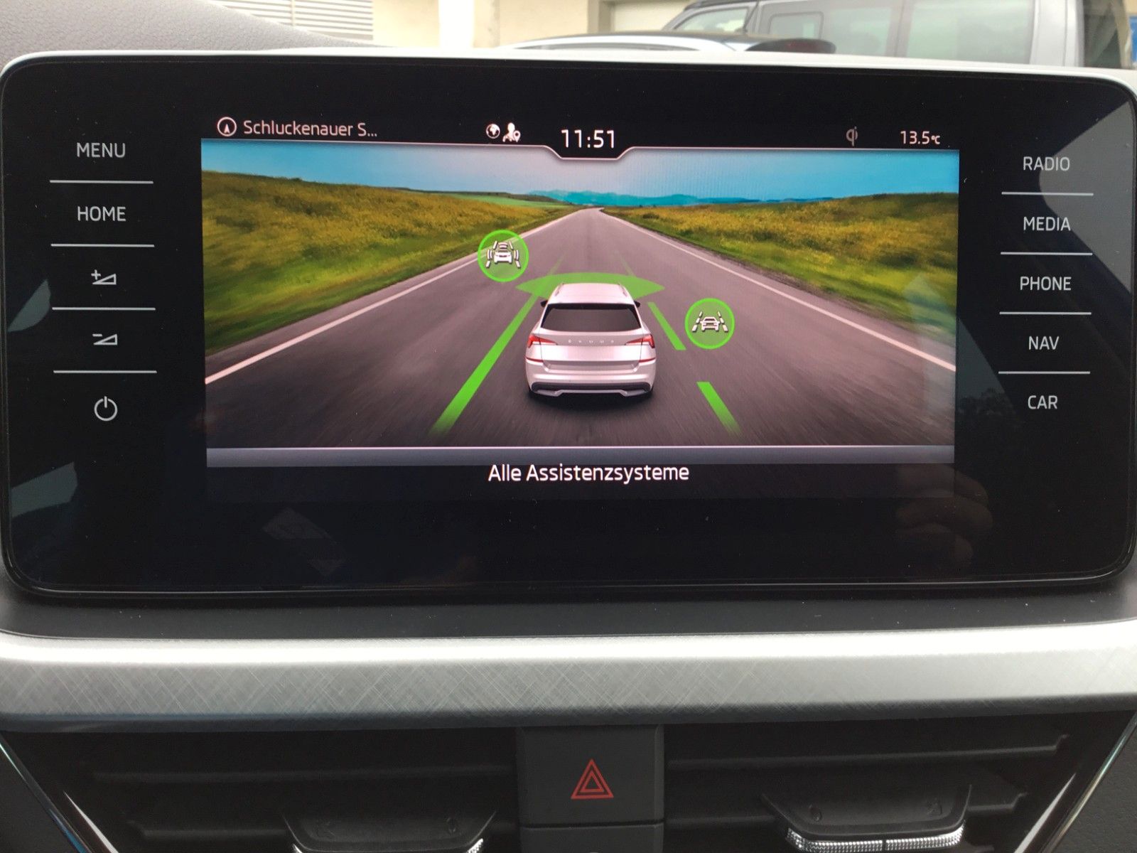 Fahrzeugabbildung SKODA Kamiq 1.5l TSI DSG TOUR+LED+17"+Navi