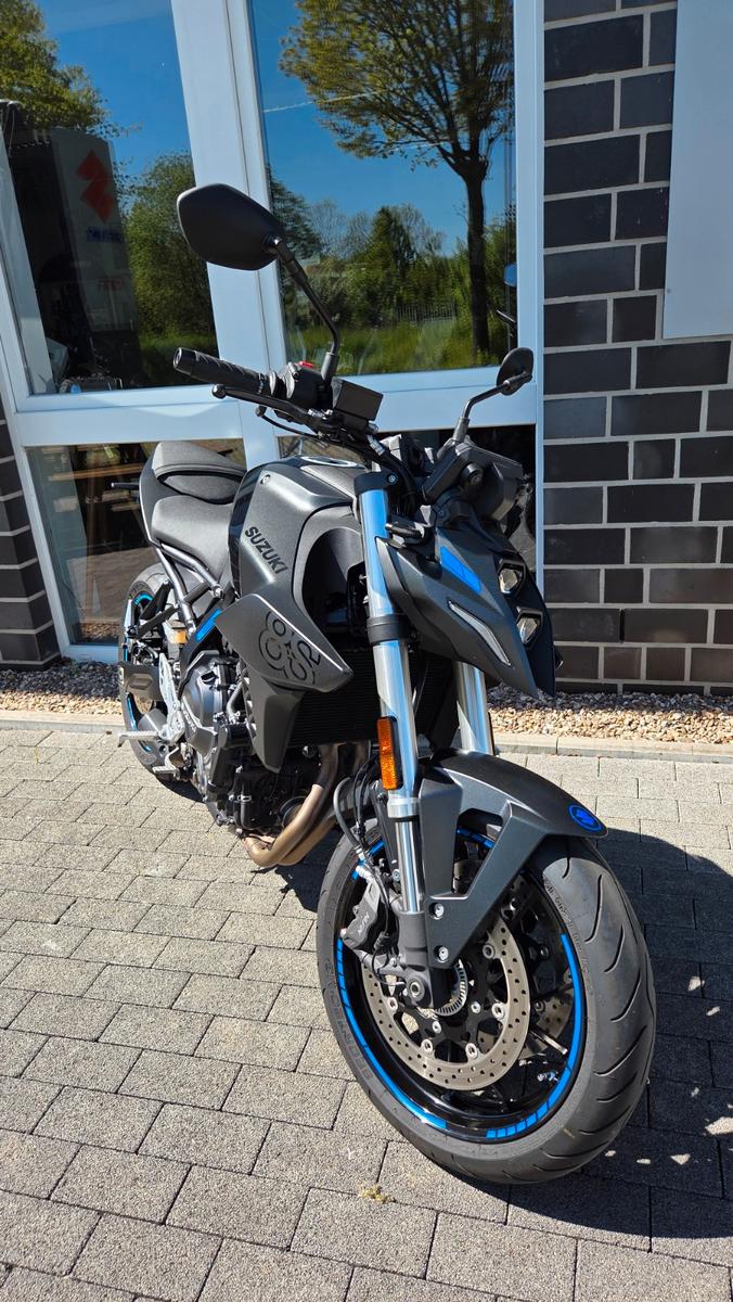 Suzuki GSX-8S  5600km s.g. Zustand  kurzes Heck  35KW