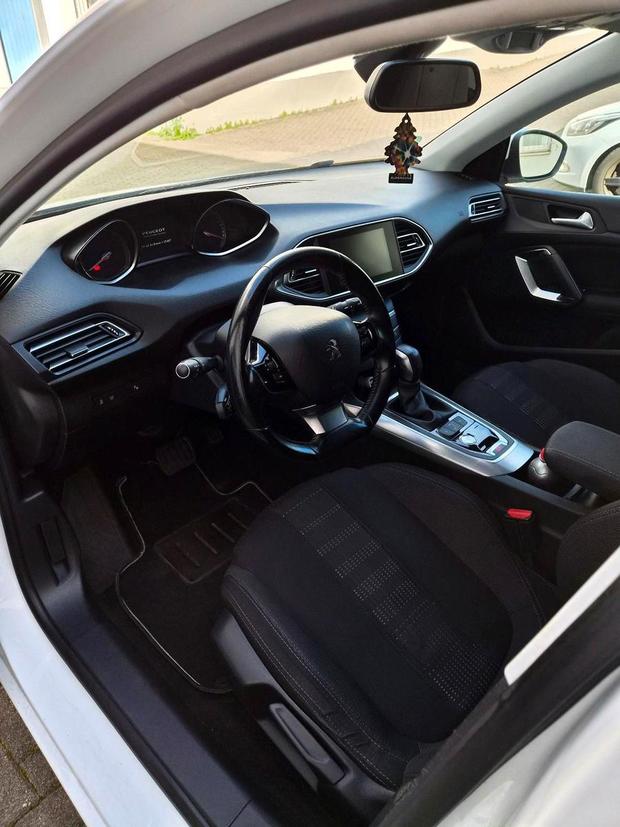 Peugeot 308 2015 — photo 6