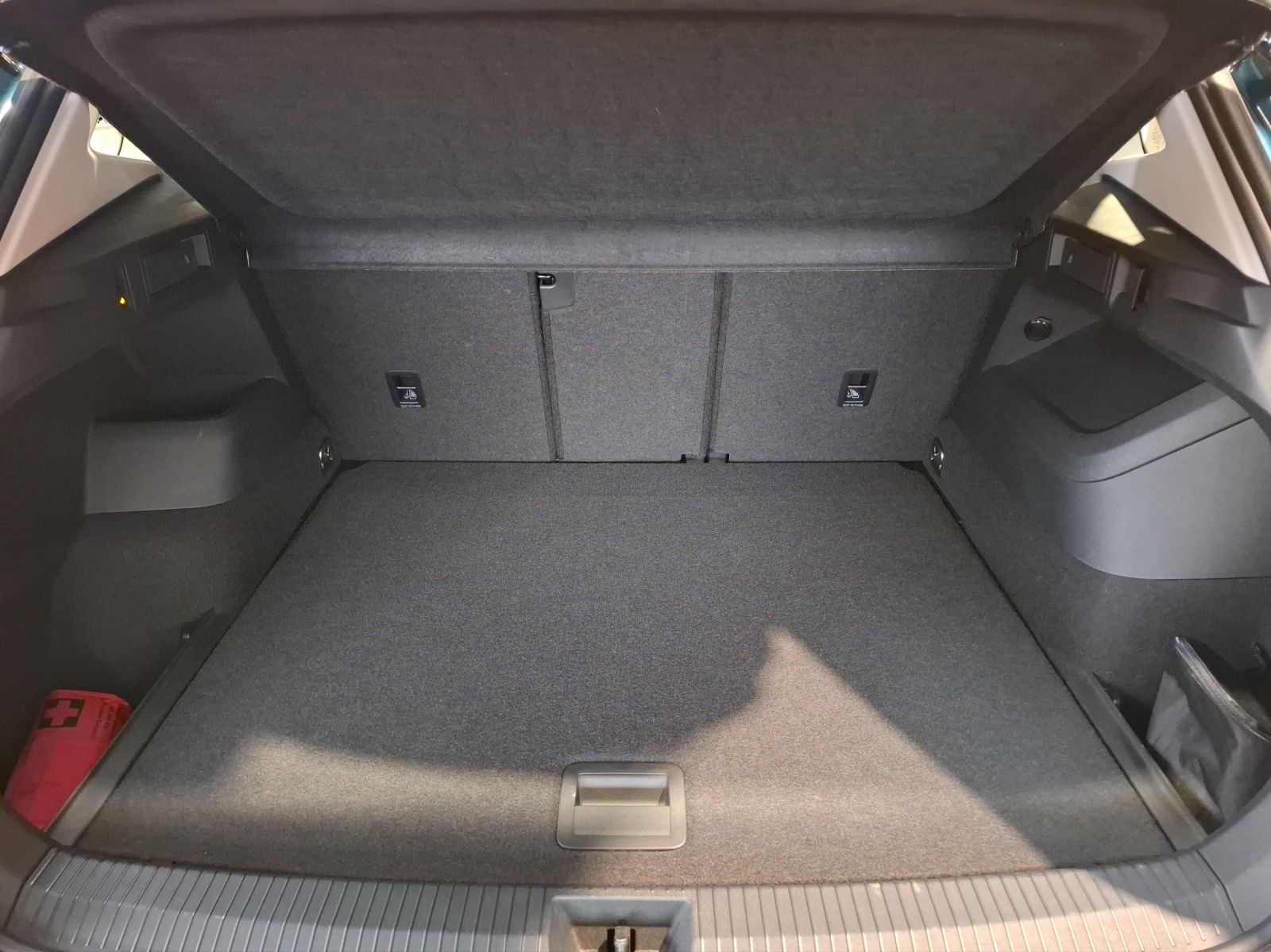 Fahrzeugabbildung Volkswagen Tiguan eTSI  Goal DSG LED AHK Navi AID ACC RFK S